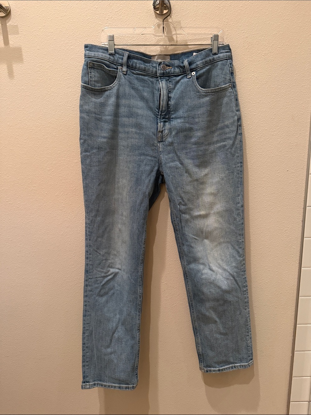 Everlane Women’s Straight Jeans in Light Blue Wash